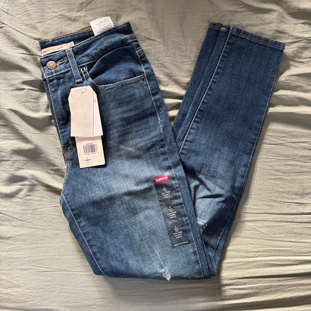 *NWT* Levis 721 high rise skinny jeans